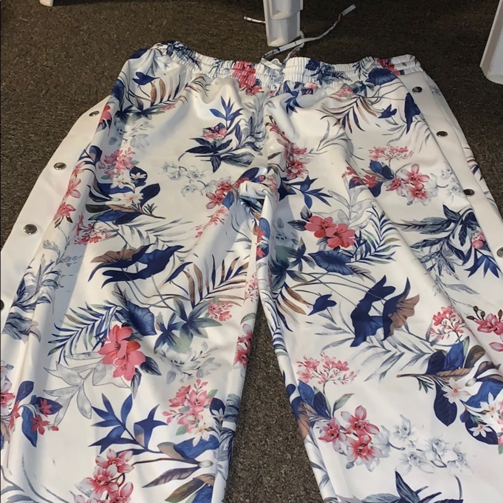 Fashion nova side snaps floral print pants